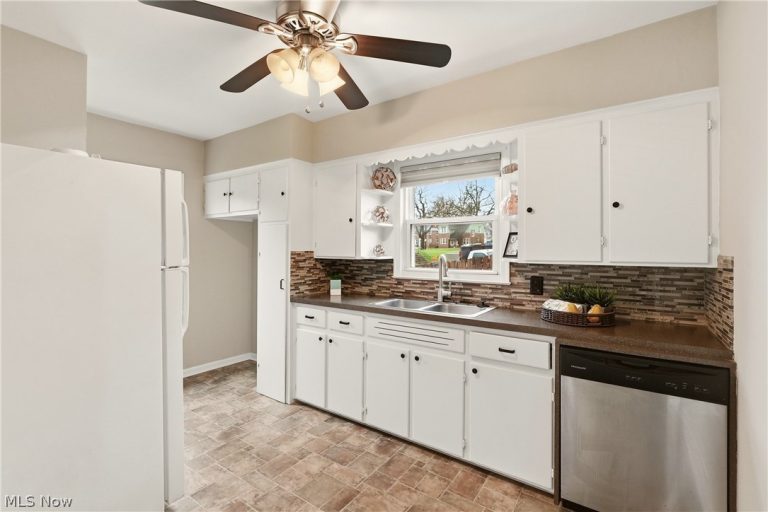 1734 Tonawanda Avenue, Akron, OH - Photo 5