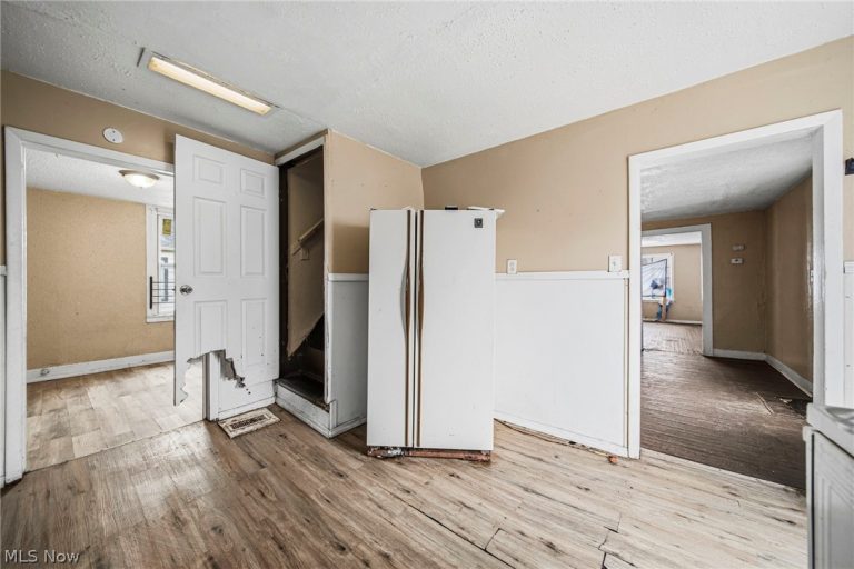 798 100th Street, Cleveland, OH - Photo 8