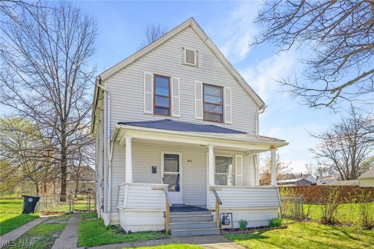 811 Amherst Street, Akron, OH - Photo 2