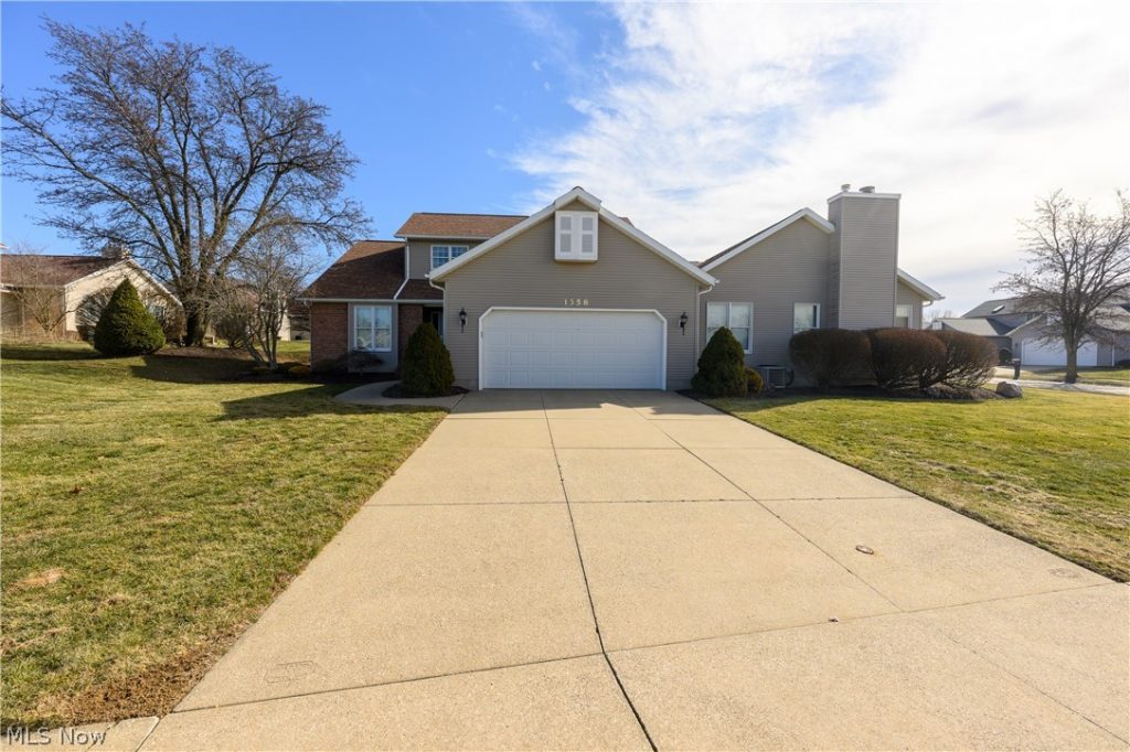 1358 Azalea Boulevard, Barberton, OH