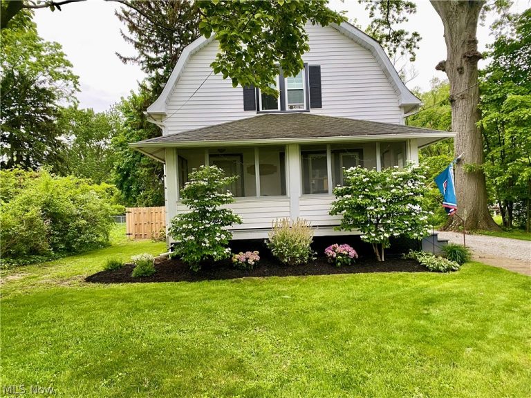 38026 Barber Avenue, Willoughby, OH - Photo 2