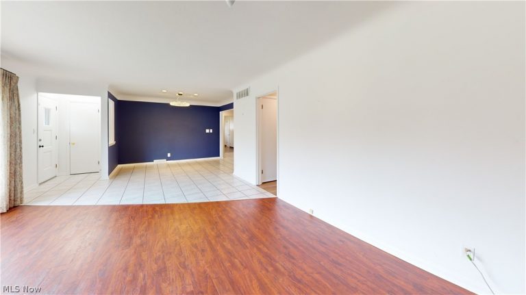 2063 Marshfield Road, Mayfield Heights, OH - Photo 4
