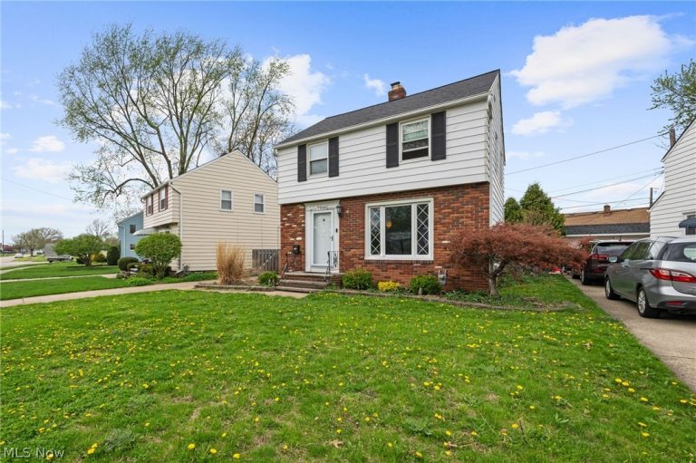 7906 Kenton Avenue, Parma, OH - Photo 2