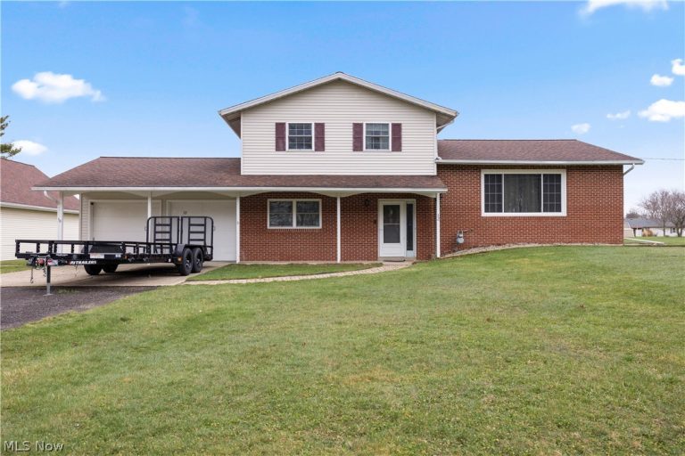 32 Elmwood Drive, Greenwich, OH - Photo 2