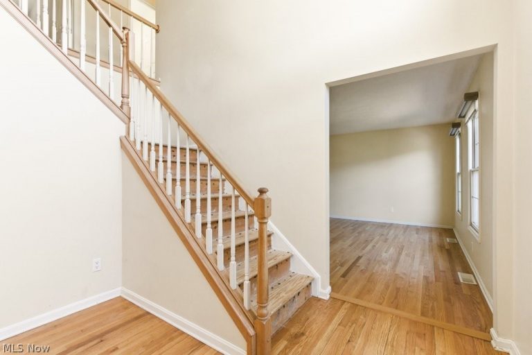 34390 Appleview Way, Solon, OH - Photo 3