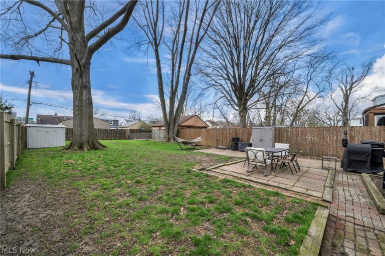 16209 Elsienna Avenue, Cleveland, OH - Photo 8