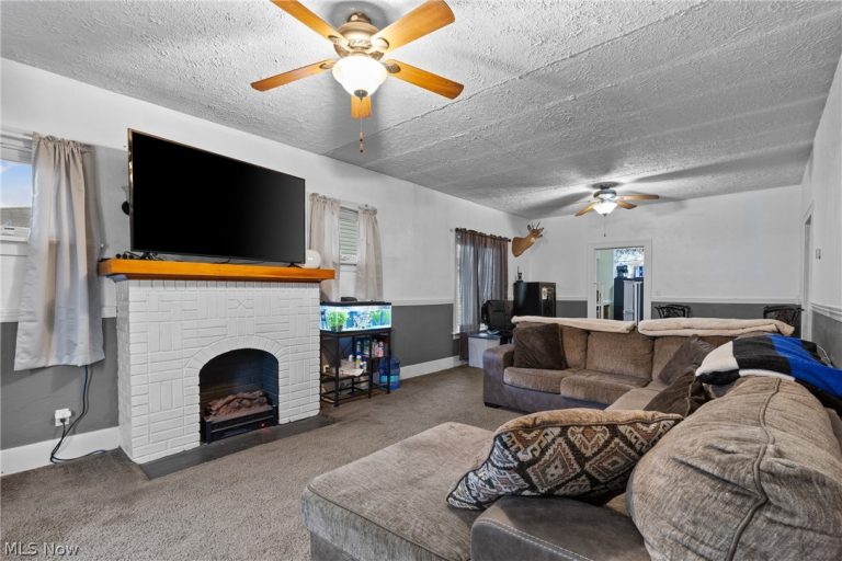 3633 State Street, Weirton, WV - Photo 6