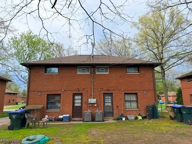 1150 Saxe Avenue, Cuyahoga Falls, OH - Photo 2