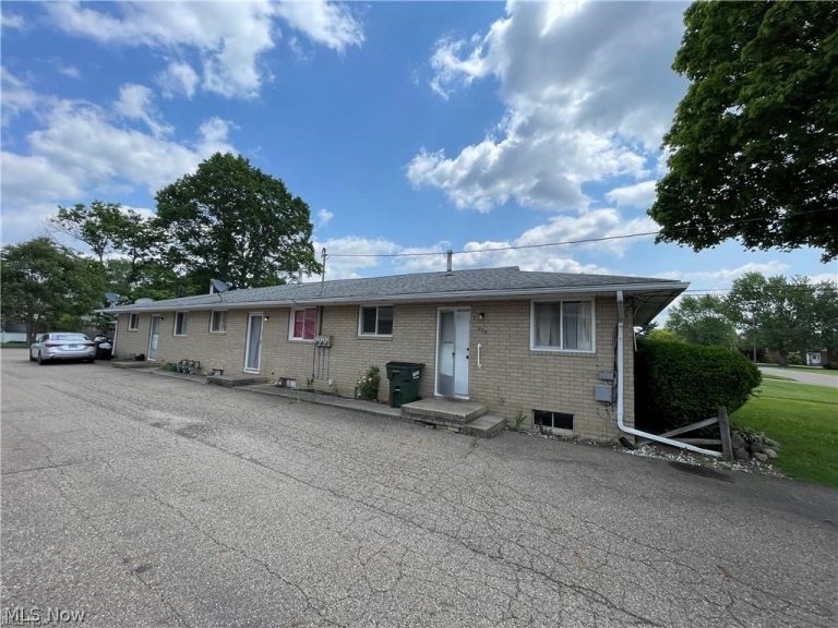 233-237 Kennedy Street, Louisville, OH - Photo 3