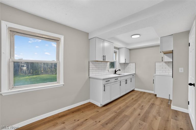 303 Green Road, South Euclid, OH - Photo 8