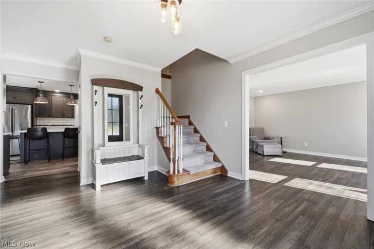 6625 Olde Stone Circle, Canton, OH - Photo 8