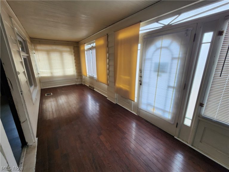 2301 Lyon Boulevard, Youngstown, OH - Photo 2