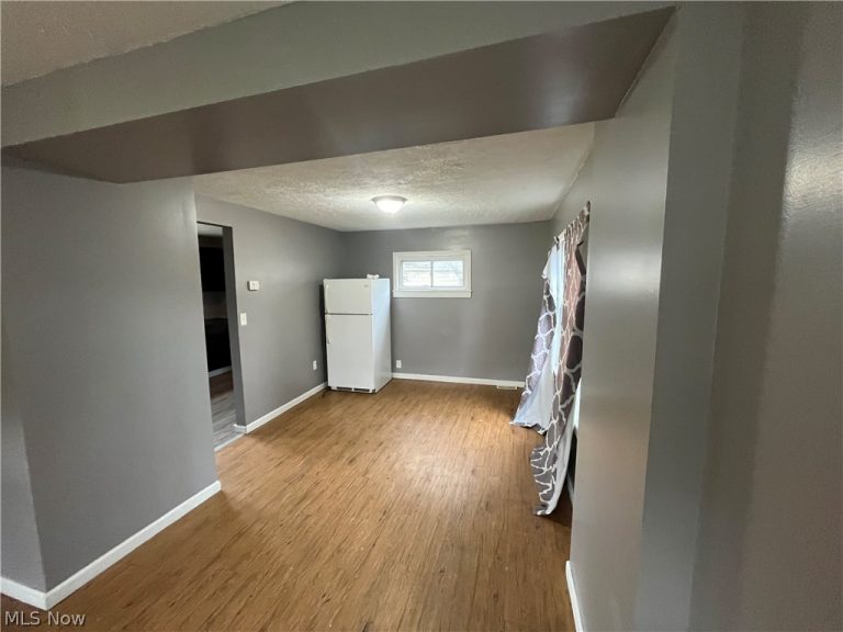 1270 Welsh Avenue, Akron, OH - Photo 5