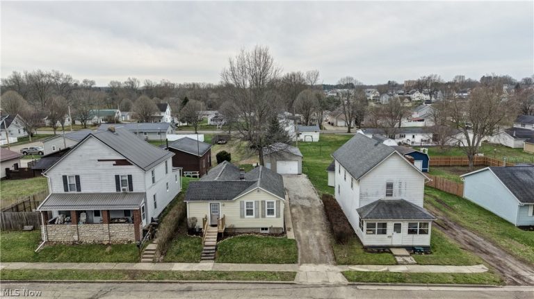 254 1st Street, Brewster, OH - Photo 2