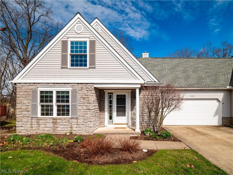 7770 Arbor Way, Parma, OH, 44134