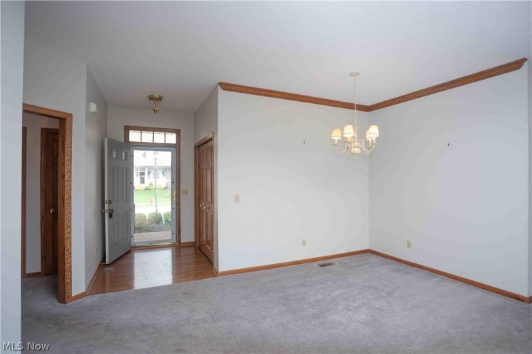 647 Ridgecliff Street, Tallmadge, OH - Photo 4
