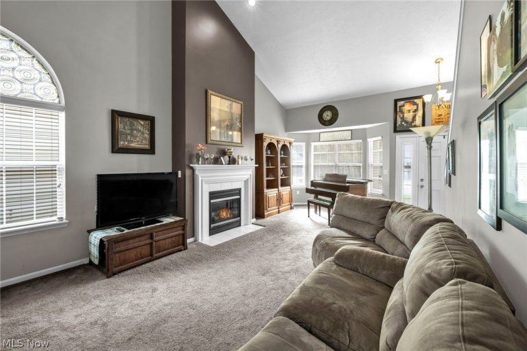 2640 Edgebrook Crossing, Twinsburg, OH - Photo 4