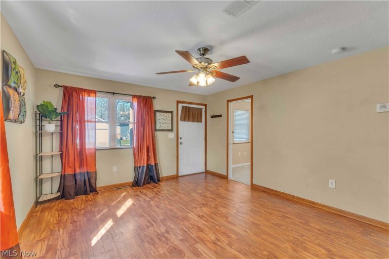 5747 Pleasant Avenue, North Ridgeville, OH - Photo 5