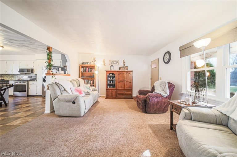 9718 James Road, Fredericksburg, OH - Photo 8