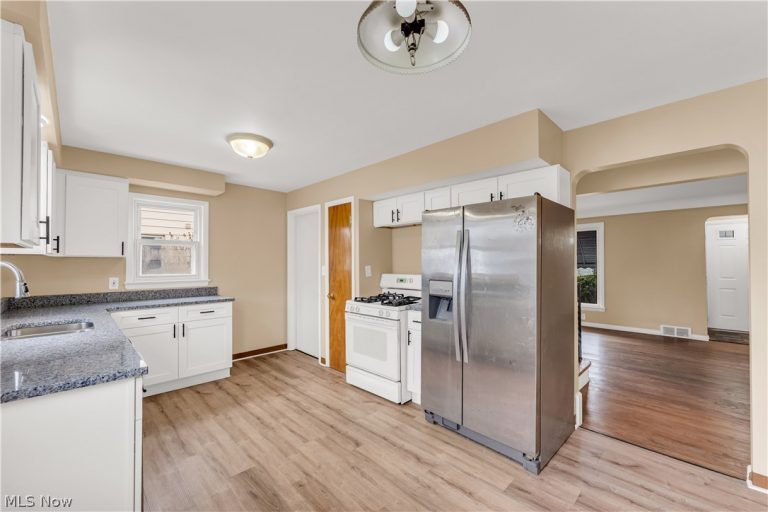 655 240th Street, Euclid, OH - Photo 6
