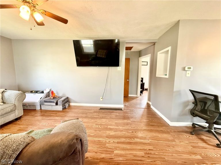 802 28th Street, Vienna, WV - Photo 6