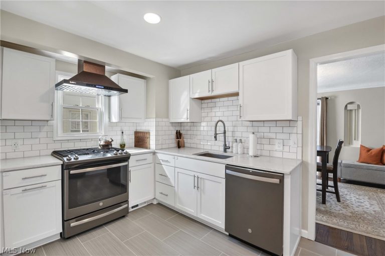 4121 158th Street, Cleveland, OH - Photo 3