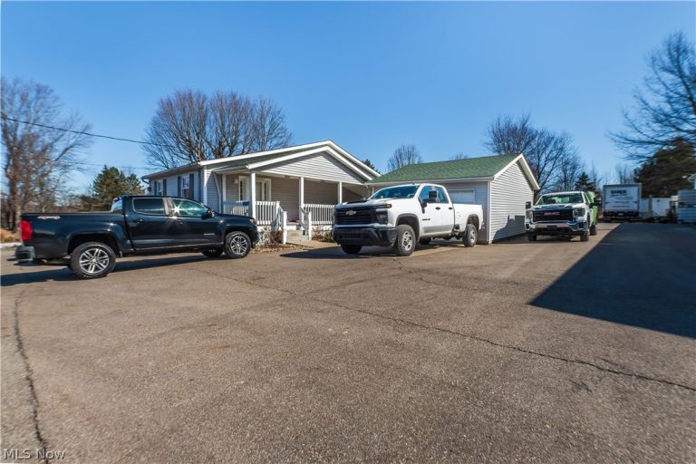 13390 Ravenna Avenue, Hartville, OH - Photo 3