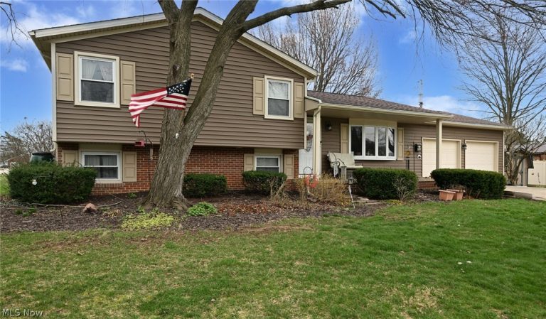 300 Castleton Road, North Canton, OH - Photo 3