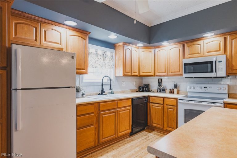 105 4 1/2 Street, Williamstown, WV - Photo 4