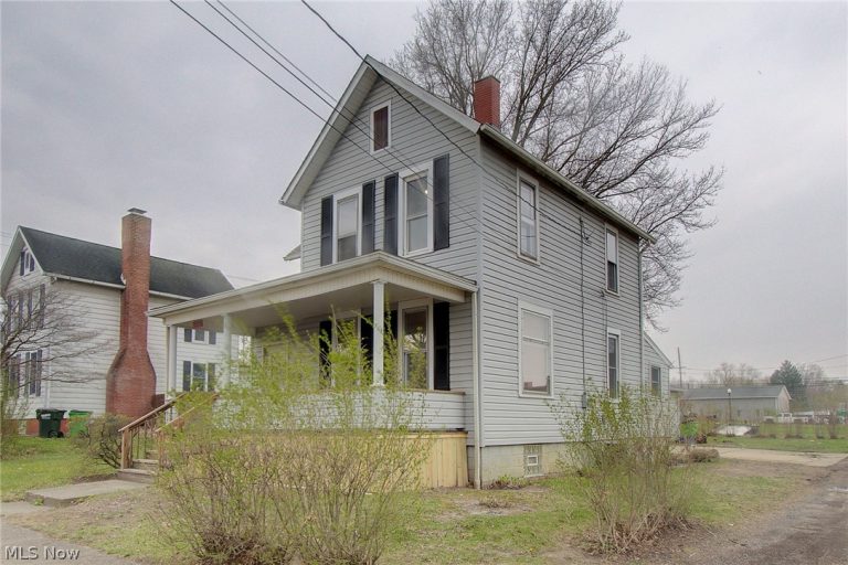 2135 Cherry Avenue, Alliance, OH - Photo 4