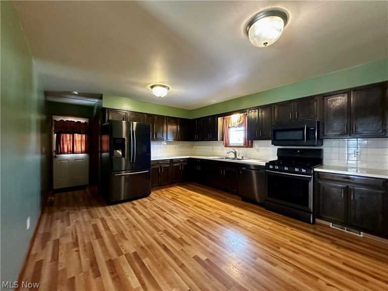 609 Triplett Street, Belmont, WV - Photo 8