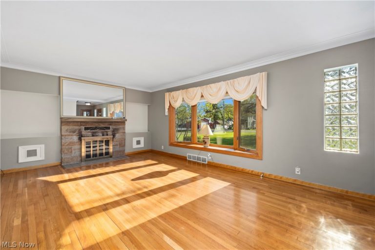 5254 Clinton Avenue, Lorain, OH - Photo 5