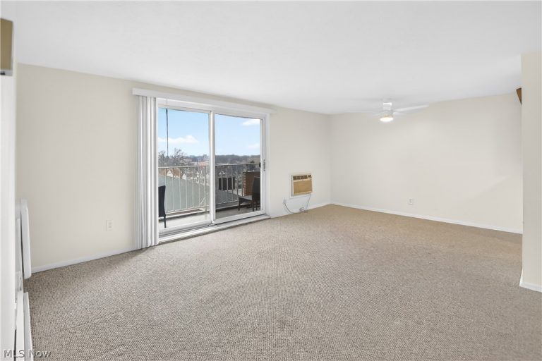 1480 Warren Road #708, Lakewood, OH - Photo 2