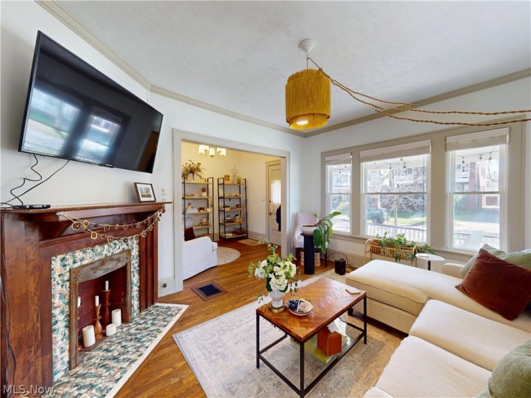 2320 Bellfield Avenue, Cleveland Heights, OH - Photo 8