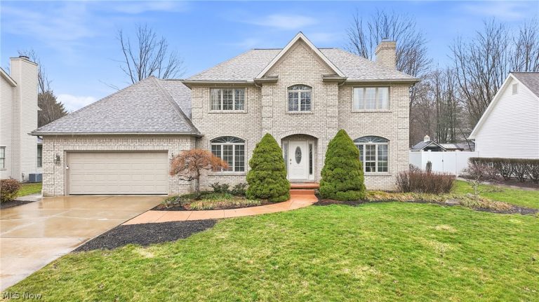 2031 Celestial Drive, Warren, OH - Photo 2