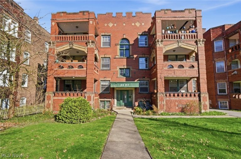 2685 Euclid Heights Boulevard #2, Cleveland Heights, OH - Photo 2