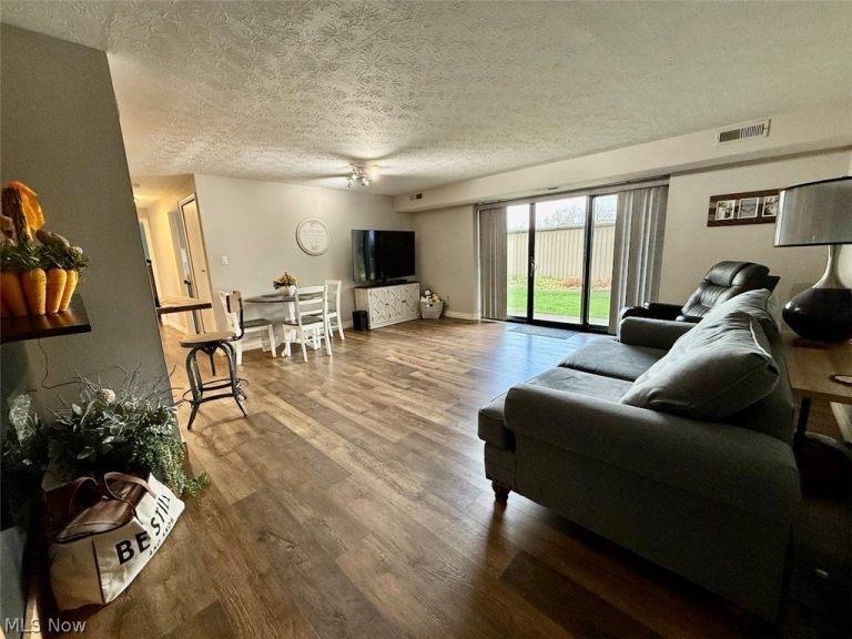 9831 Sunrise Boulevard #P27, North Royalton, OH - Photo 2