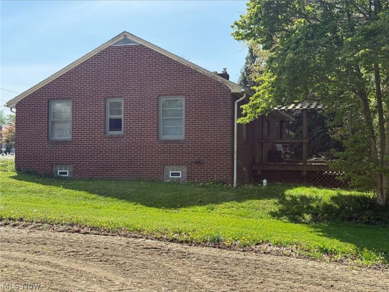 4101 Homeworth Road, Homeworth, OH - Photo 2