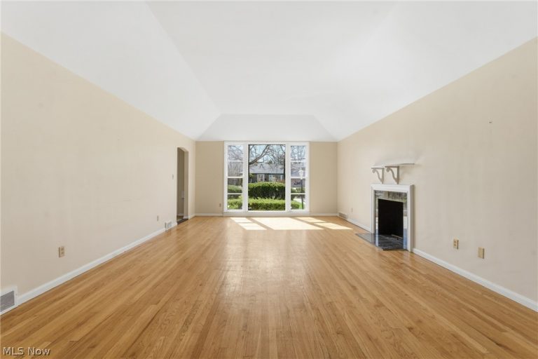 4391 Churchill, University Heights, OH - Photo 3