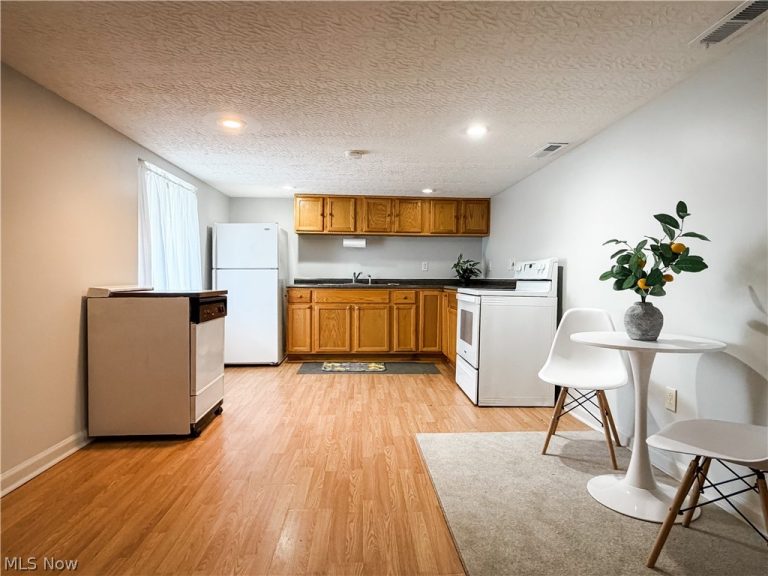 3504 Hemlock Avenue, Parkersburg, WV - Photo 3