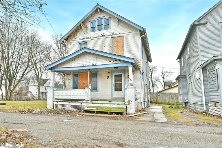 642 St Clair Avenue, Warren, OH - Photo 2