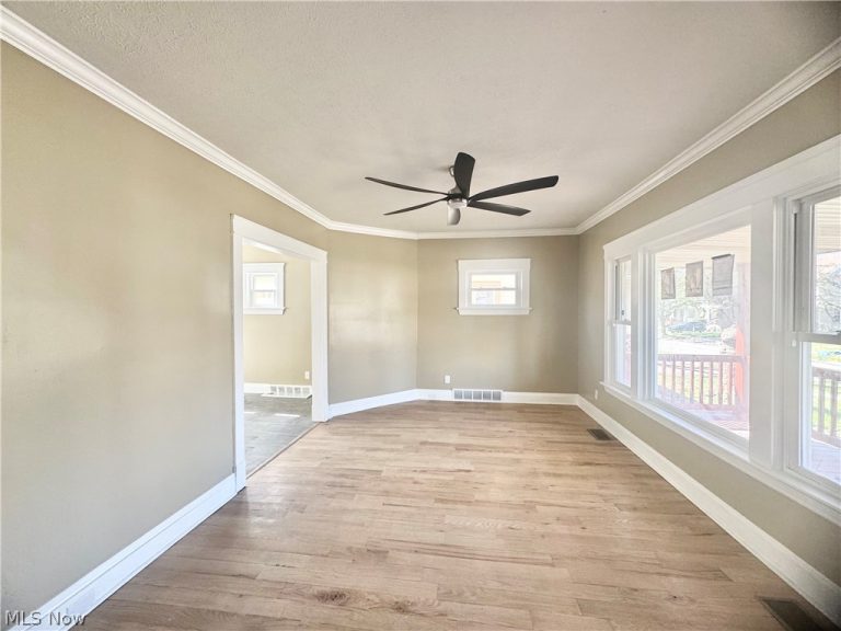 9606 Parmelee Avenue, Cleveland, OH - Photo 8