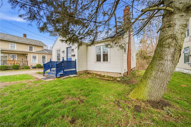 729 Main Street, Geneva, OH - Photo 3