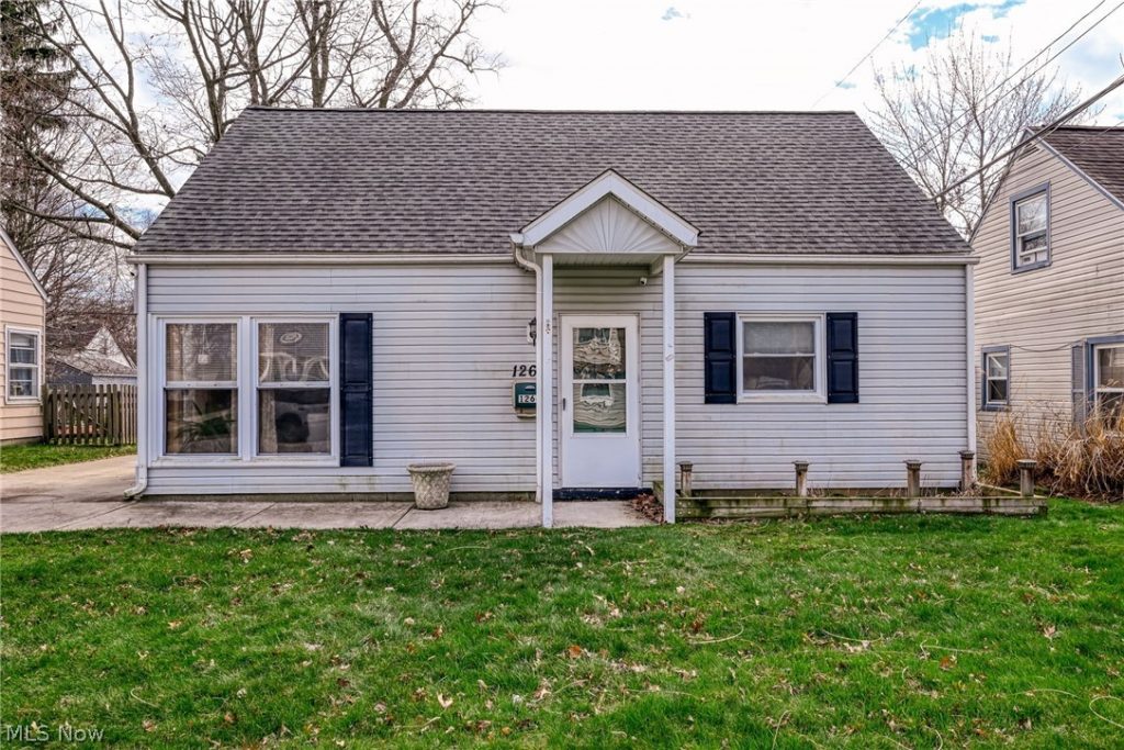 1266 Curtis Avenue, Cuyahoga Falls, OH