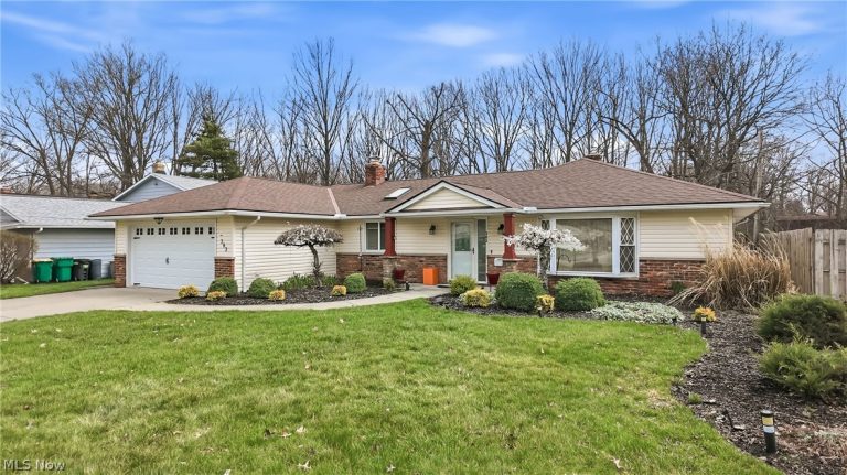 383 Balmoral Drive, Richmond Heights, OH - Photo 3