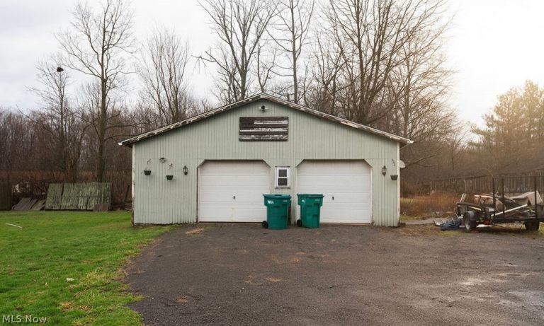 1195 Johnson Road, Sebring, OH - Photo 3