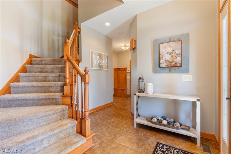 8811 Scotsbury Street, Massillon, OH - Photo 4