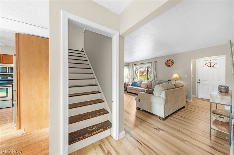 2652 Graham Avenue, Akron, OH - Photo 2