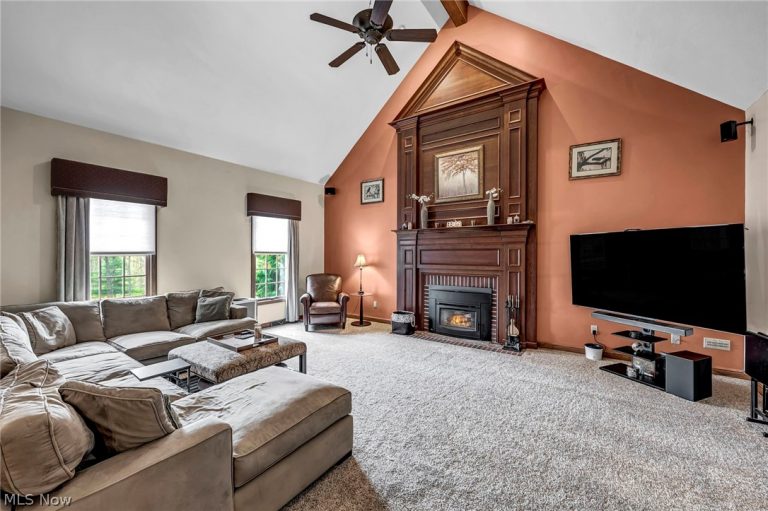11280 Beechnut Lane, Chardon, OH - Photo 2