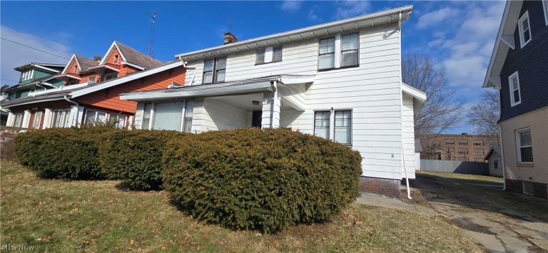 370 Lora Avenue, Youngstown, OH - Photo 2